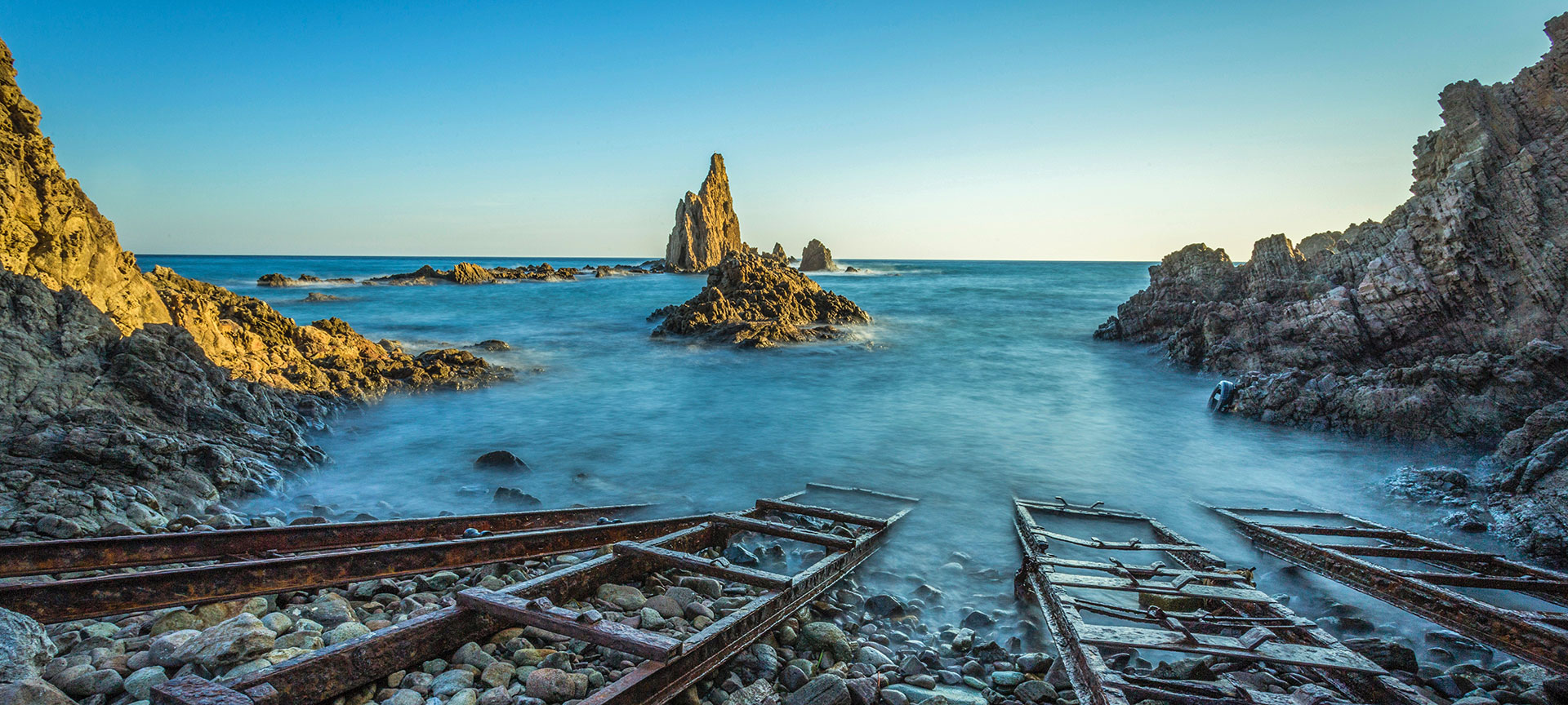 Arrecife de Las Sirenas en Cabo de Gata. Almería Arrecife de Las Sirenas en Cabo de Gata. Almería