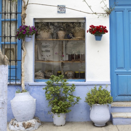 Eine Straße in Lanjarón (Granada, Andalusien)