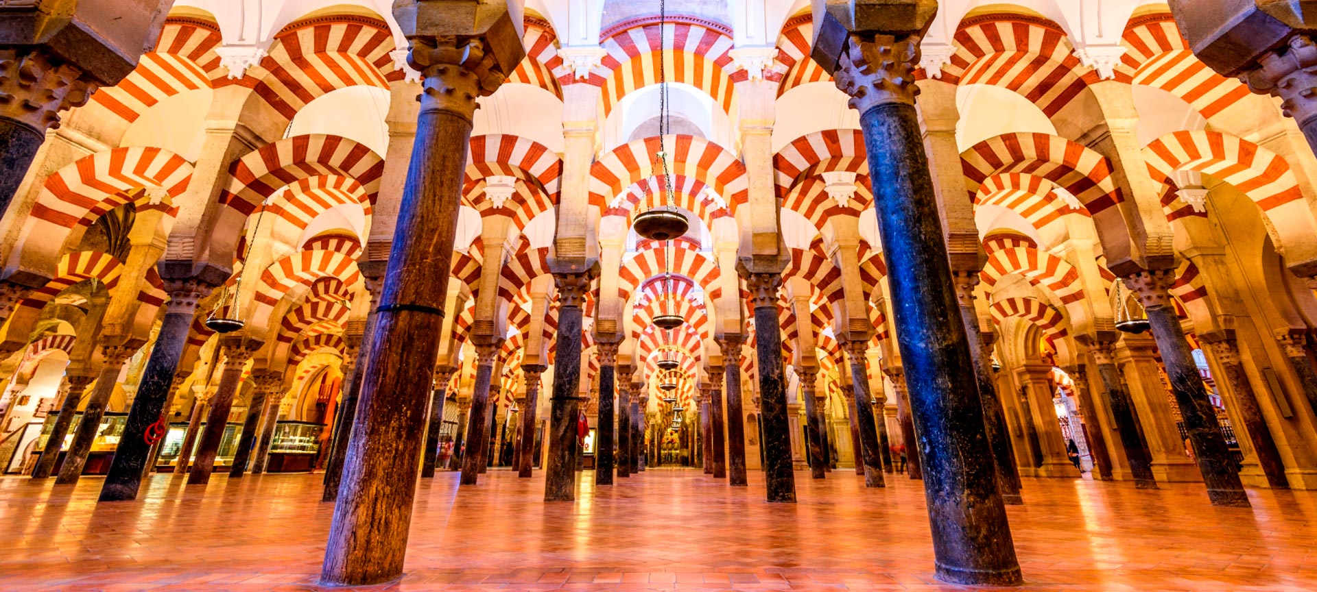 Sala de columnas de la Mezquita-Catedral de Córdoba Sala de columnas de la Mezquita-Catedral de Córdoba
