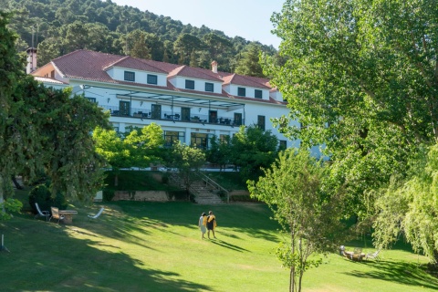 Blick auf das Parador de Cazorla und Umgebung