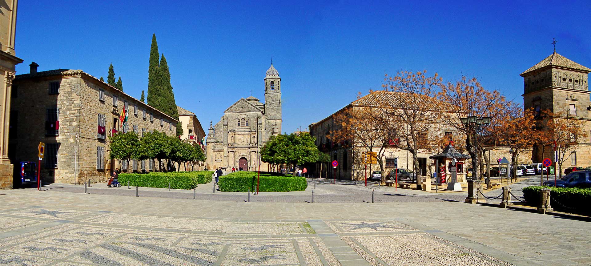 Plaza Vázquez de Molina Plaza Vázquez de Molina