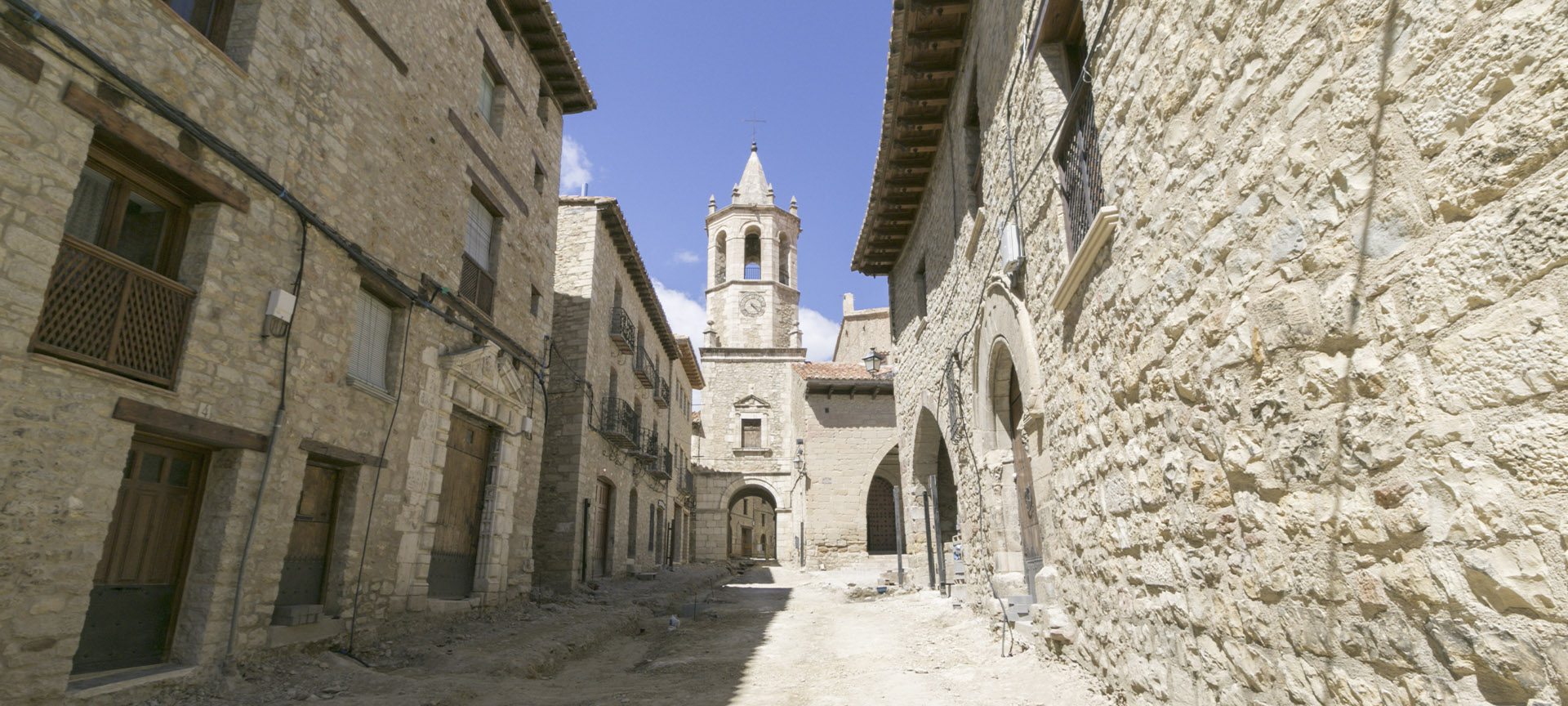 Iglesia de la Asunción de Nuestra Señora de Cantavieja (Teruel, Aragón) Iglesia de la Asunción de Nuestra Señora de Cantavieja (Teruel, Aragón)