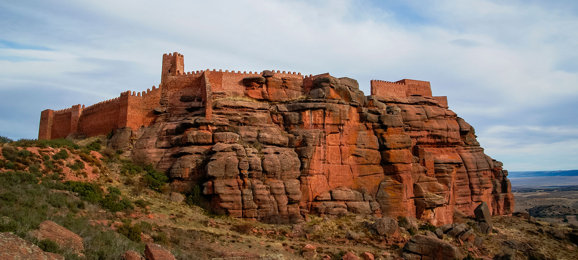 Widok ogólny zamku w Peracense w prowincji Teruel, Aragonia Widok ogólny zamku w Peracense w prowincji Teruel, Aragonia