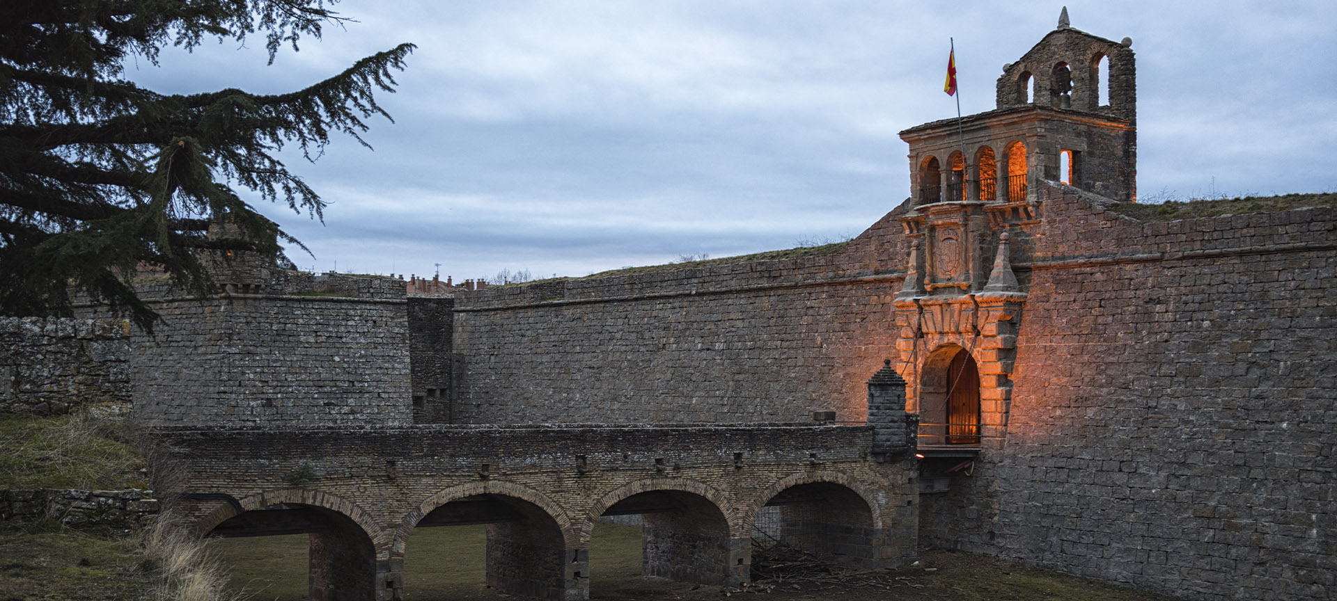 Entrada de la Ciudadela de Jaca (Huesca, Aragón) Entrada de la Ciudadela de Jaca (Huesca, Aragón)