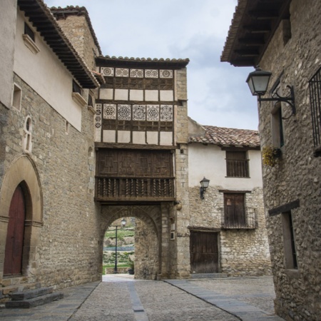 El Portal de las Monjas de Mirambel, en Teruel (Aragón)