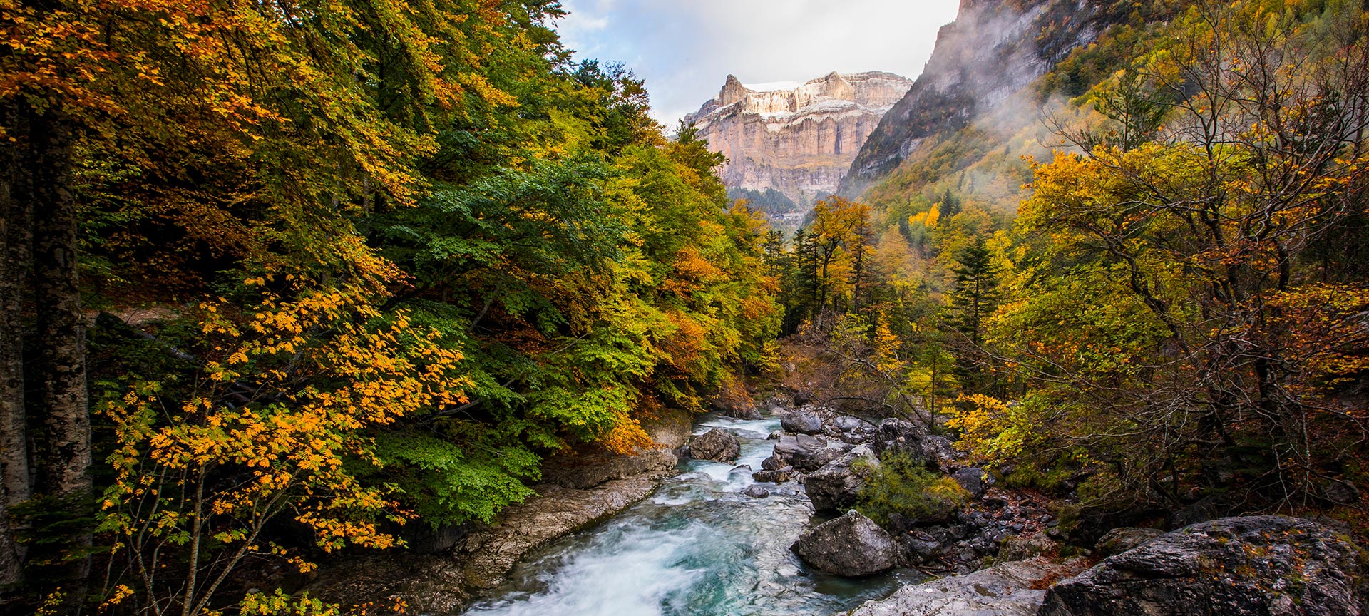Parque Nacional de Ordesa y Monte Perdido en Huesca, Aragón Parque Nacional de Ordesa y Monte Perdido en Huesca, Aragón