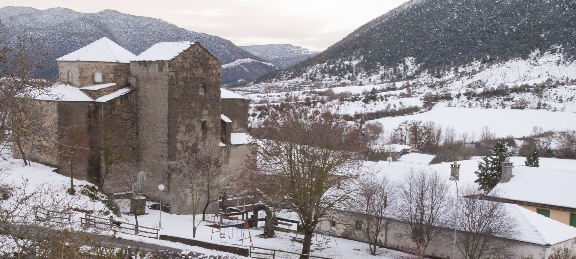 Church of San Hipólito in Sabiñánigo (Huesca, Aragon) Church of San Hipólito in Sabiñánigo (Huesca, Aragon)