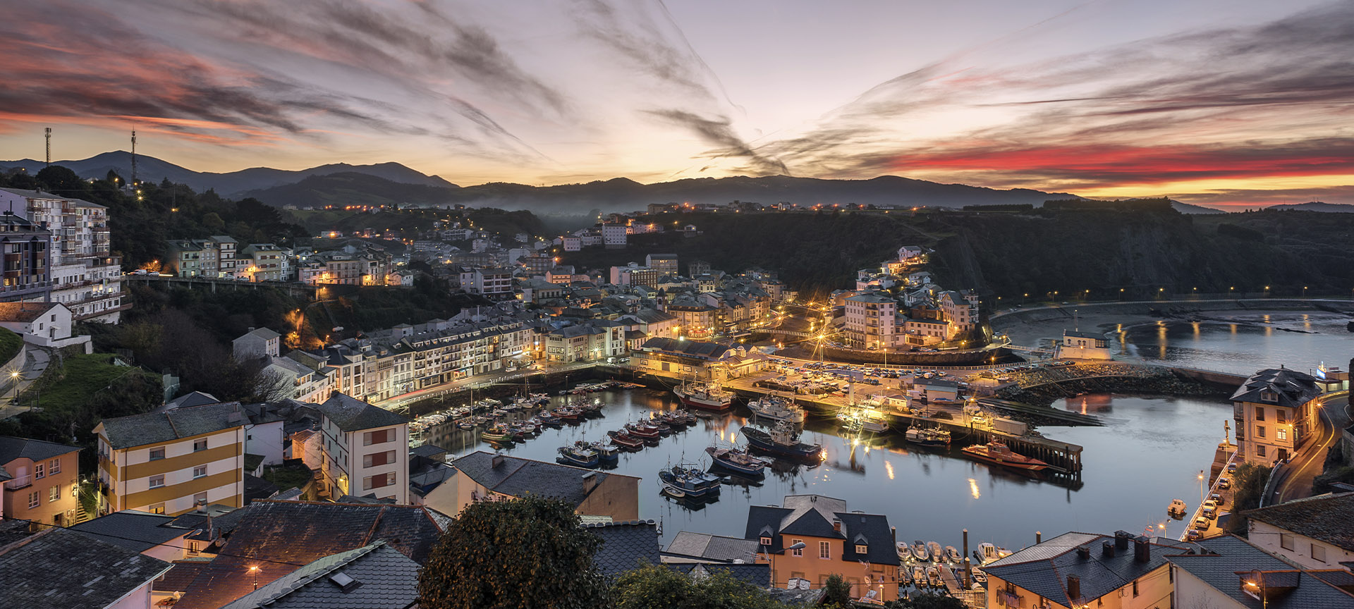 Vista de Luarca, en Asturias Vista de Luarca, en Asturias