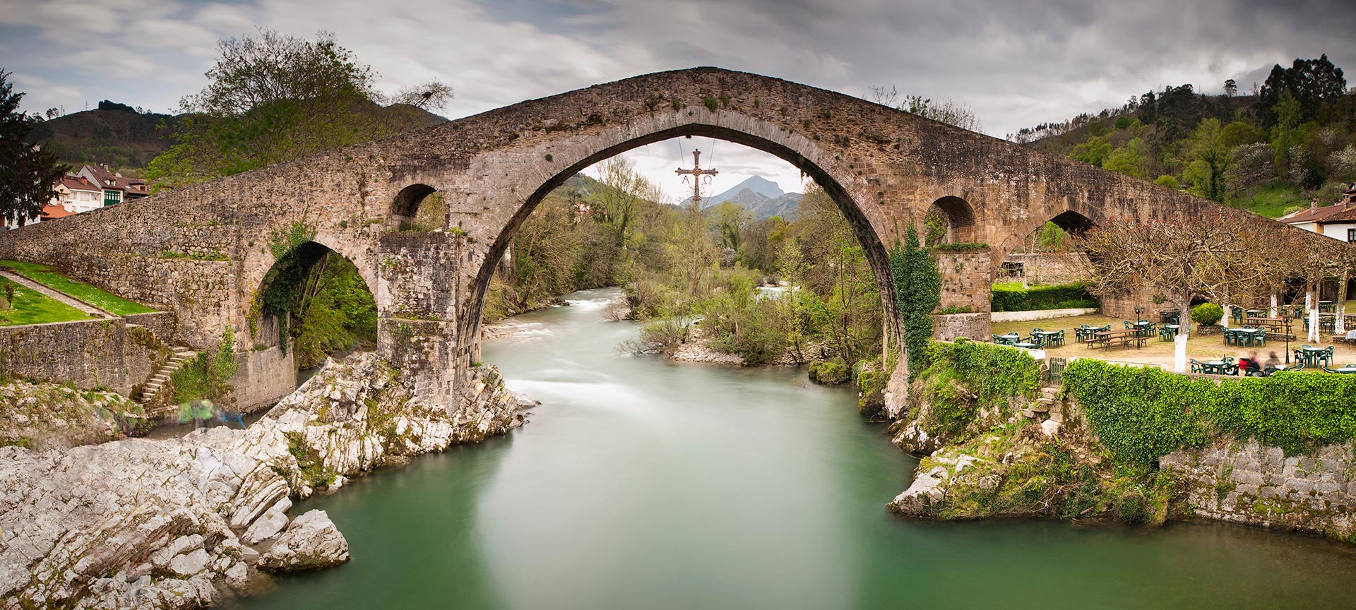 Puente Romano sobre el río Sella. Cangas de Onís Puente Romano sobre el río Sella. Cangas de Onís