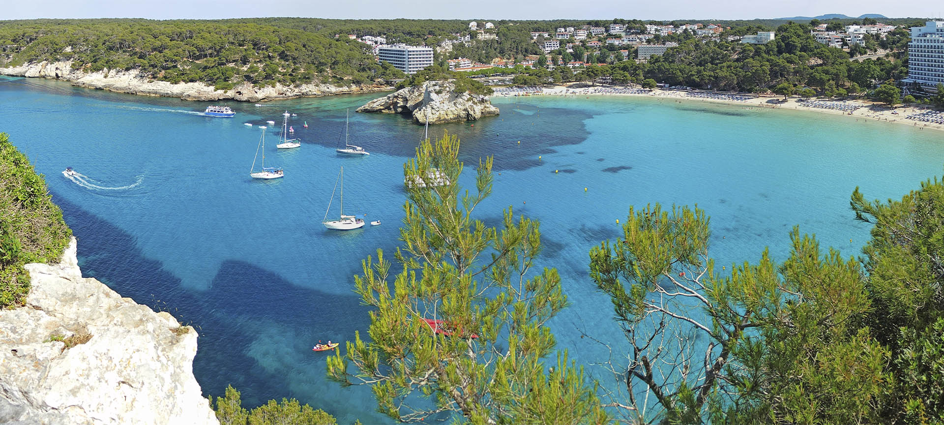 Cala Galdana, a Ferrerías (Minorca, Isole Baleari) Cala Galdana, a Ferrerías (Minorca, Isole Baleari)