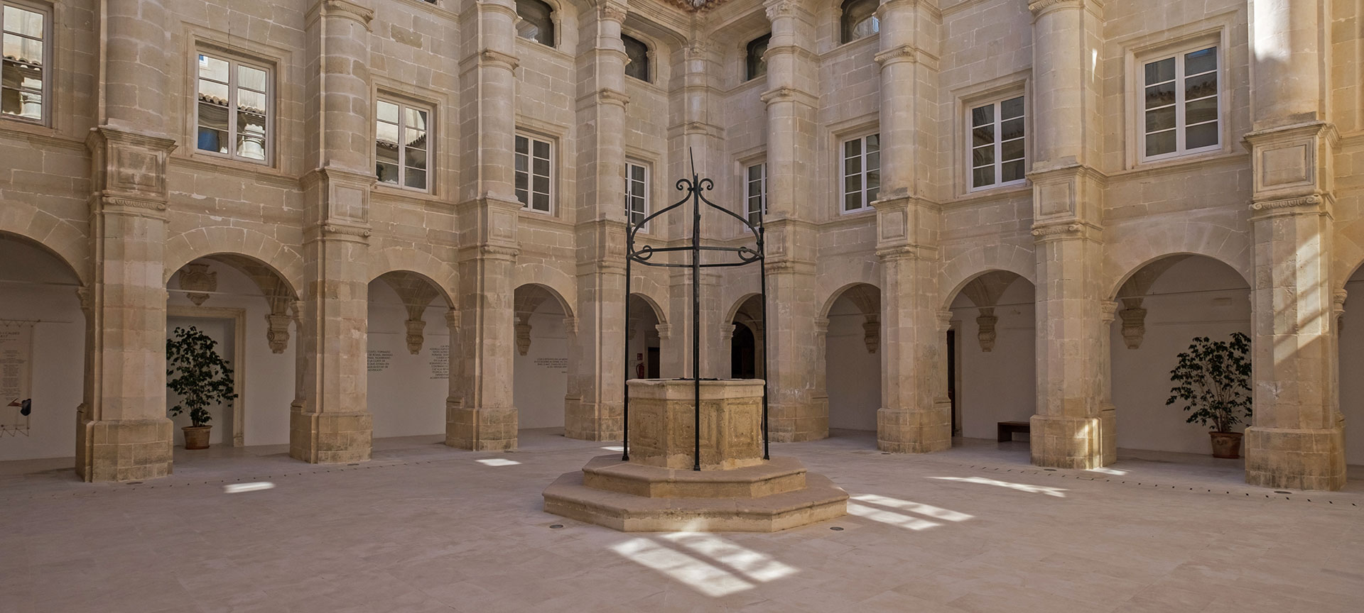Patio del Museo de Menorca. Maó Patio del Museo de Menorca. Maó