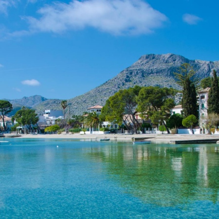 Veduta del porto di Pollença.
