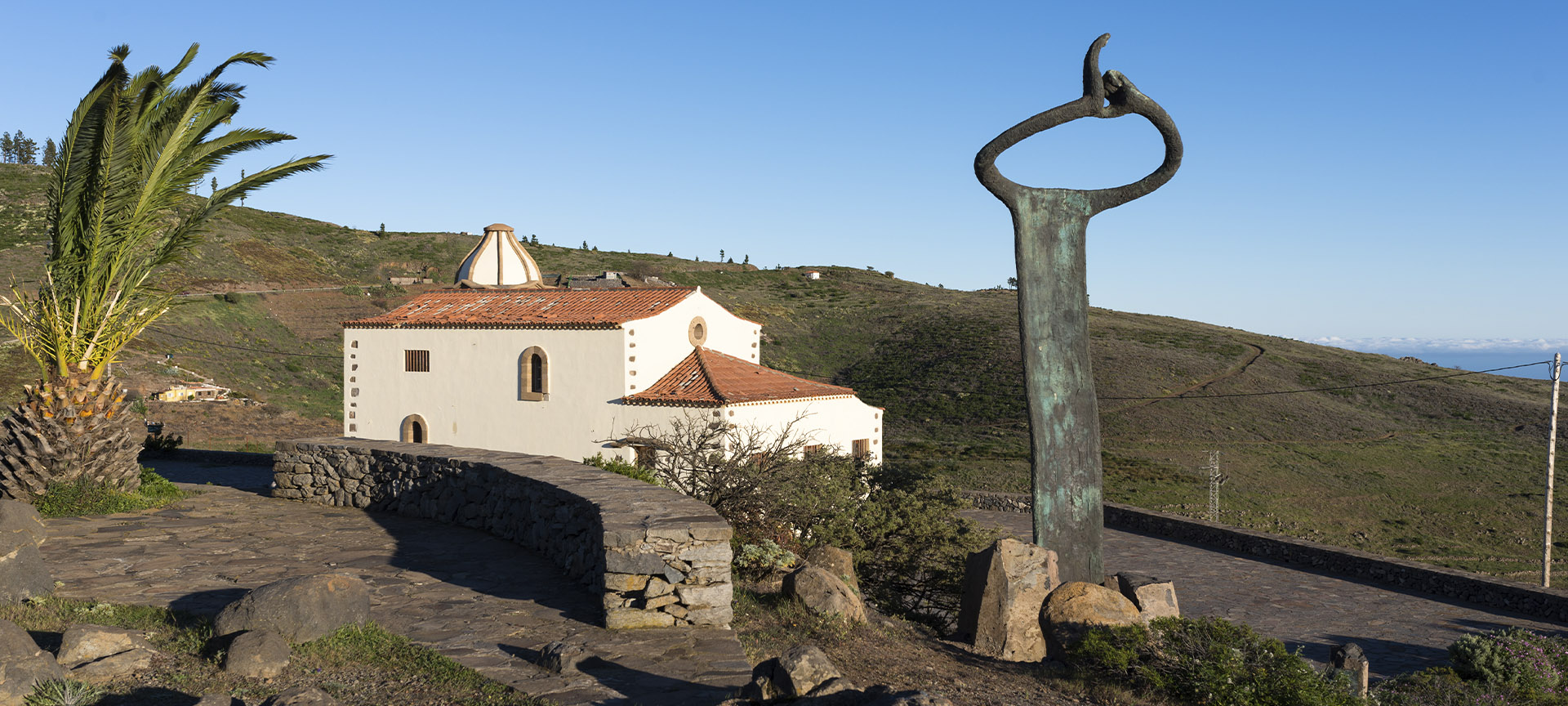 Monumento al lenguaje silbante e Iglesia de San Francisco de Chipude (La Gomera, Islas Canarias) Monumento al lenguaje silbante e Iglesia de San Francisco de Chipude (La Gomera, Islas Canarias)