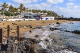 Veduta di una spiaggia di Puerto del Carmen, a Lanzarote (Isole Canarie)