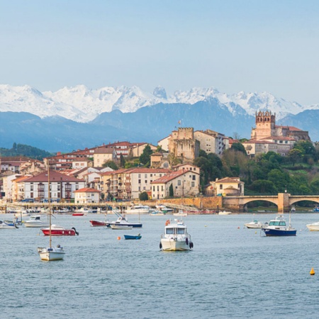 Veduta di San Vicente de la Barquera, in Cantabria