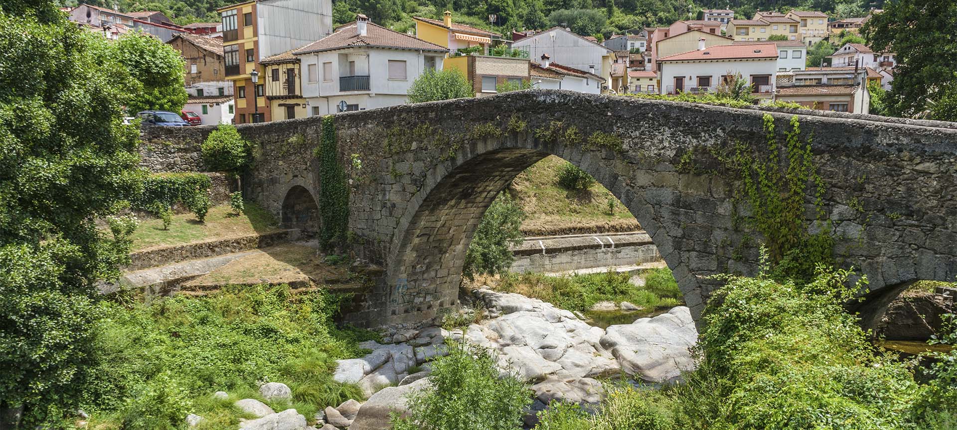 Mittelalterliche Brücke Aquelcabos in Arenas de San Pedro (Ávila, Kastilien-León) Mittelalterliche Brücke Aquelcabos in Arenas de San Pedro (Ávila, Kastilien-León)