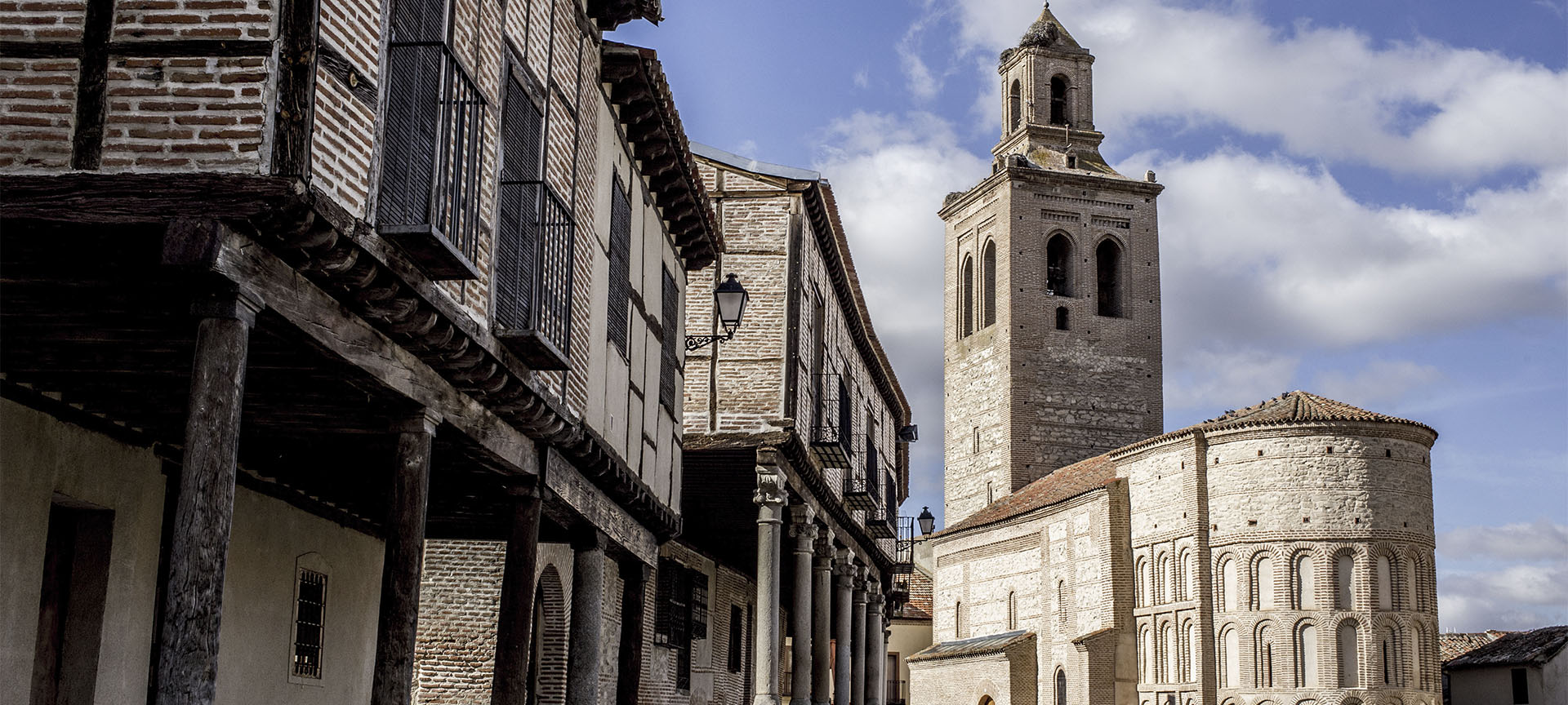 Plaza Mayor e Chiesa di Santa María di Arévalo (Ávila, Castiglia e León) Plaza Mayor e Chiesa di Santa María di Arévalo (Ávila, Castiglia e León)