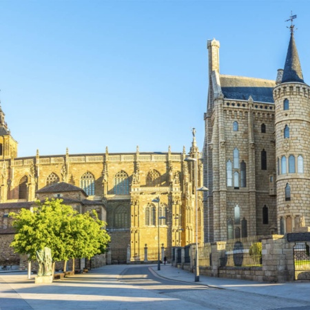 Pałac Gaudí i Katedra de Santa María de Astorga (Léon, Kastylia i León)