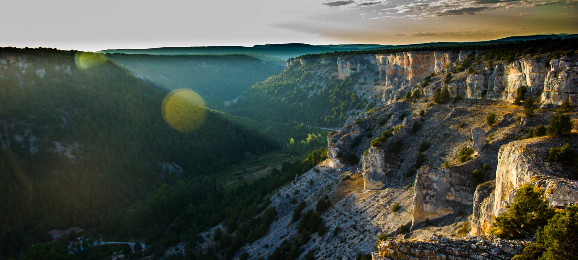 Paysage dans le canyon du Lobos (province de Soria, Castille-León) Paysage dans le canyon du Lobos (province de Soria, Castille-León)