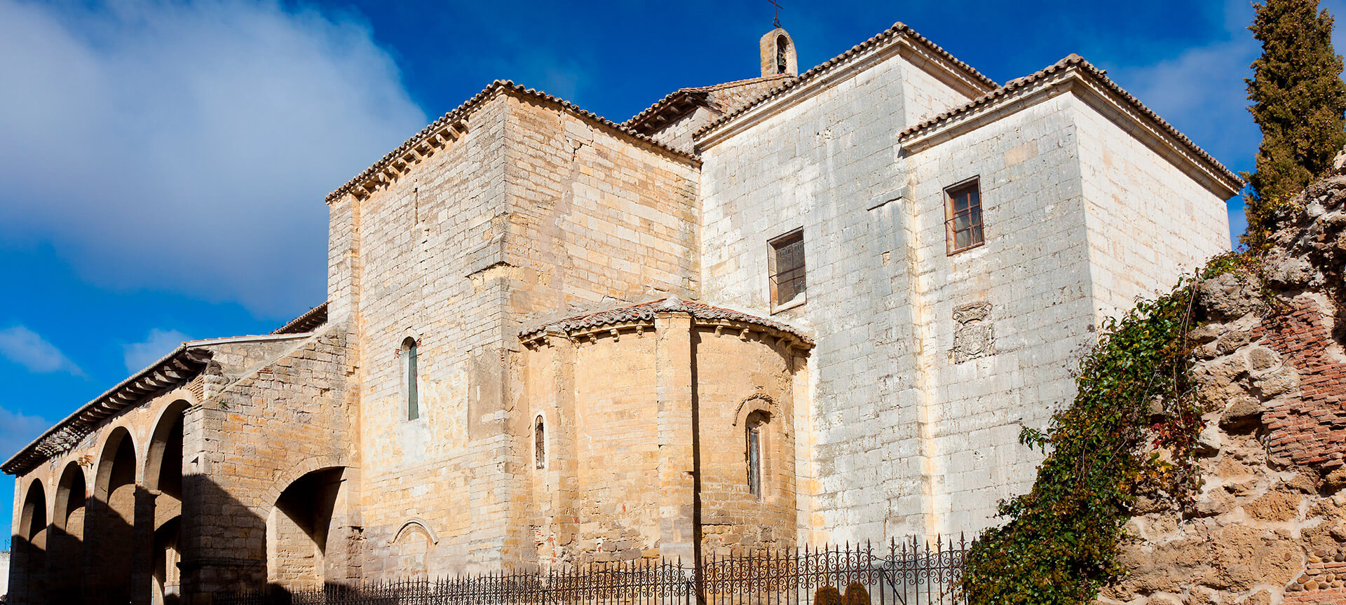 Iglesia de Santa María del Camino, en Carrión de los Condes (Palencia, Castilla y León) Iglesia de Santa María del Camino, en Carrión de los Condes (Palencia, Castilla y León)