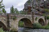 Ponte di pietra sul fiume Pisuerga a Cervera de Pisuerga (Palencia, Castiglia e León)
