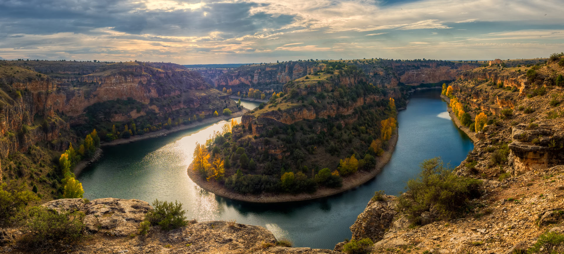 Vista panorámica desde el Parque natural de las Hoces del Río Duratón. Segovia Vista panorámica desde el Parque natural de las Hoces del Río Duratón. Segovia