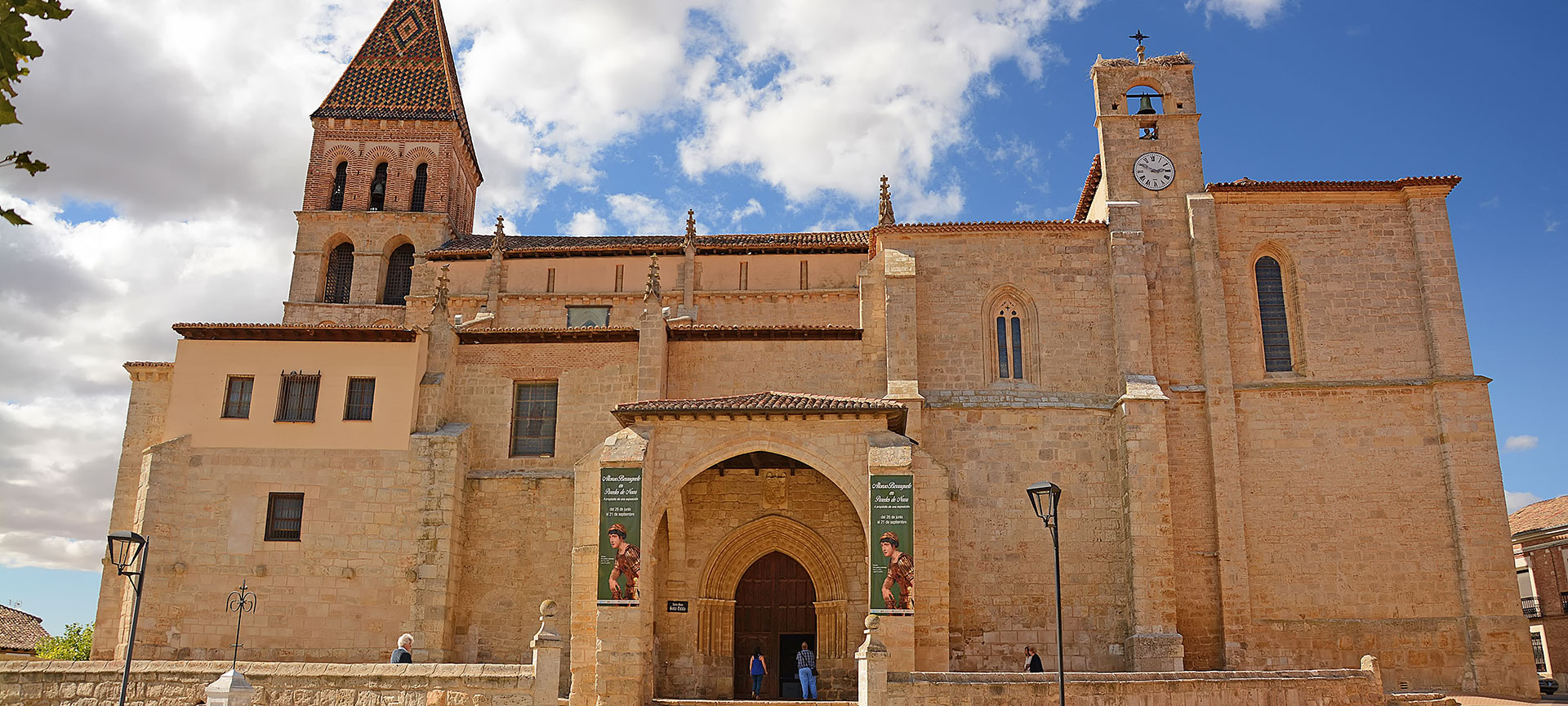 Igreja de Santa Eulália. Paredes de Nava. Palência Igreja de Santa Eulália. Paredes de Nava. Palência