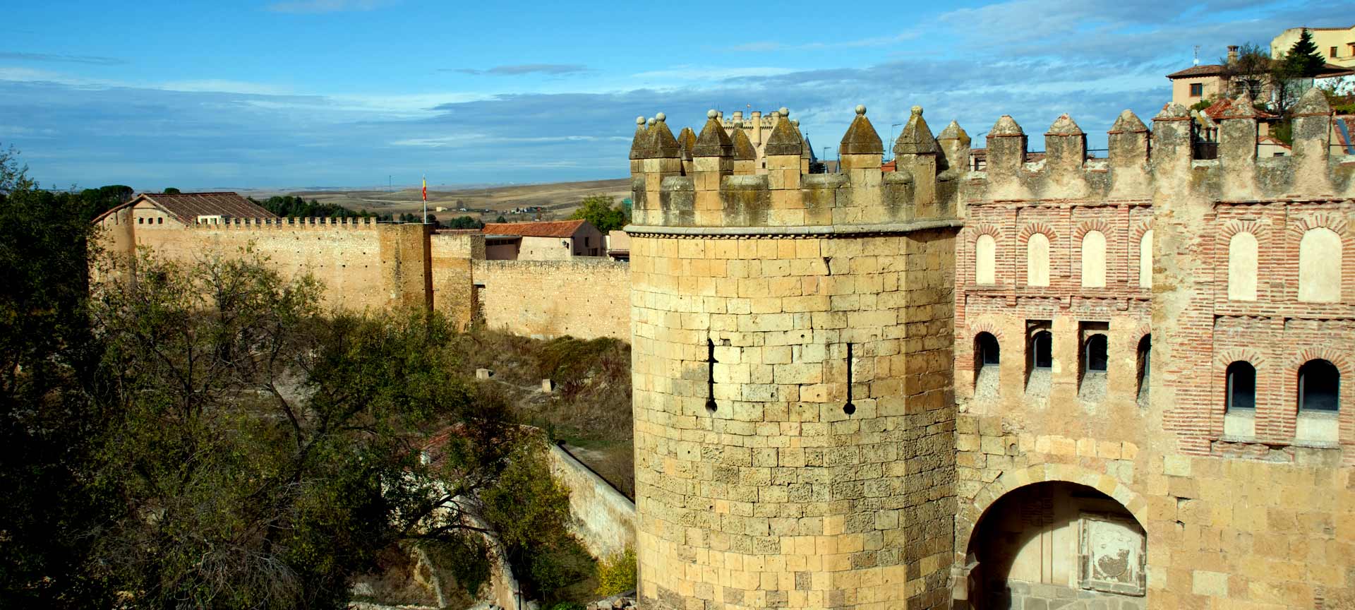 Puerta de San Andrés de la muralla de Segovia Puerta de San Andrés de la muralla de Segovia