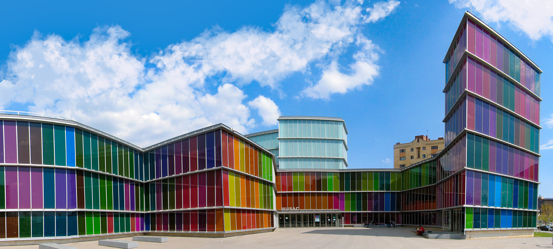 レオンにある現代美術館(MUSAC) レオンにある現代美術館(MUSAC)