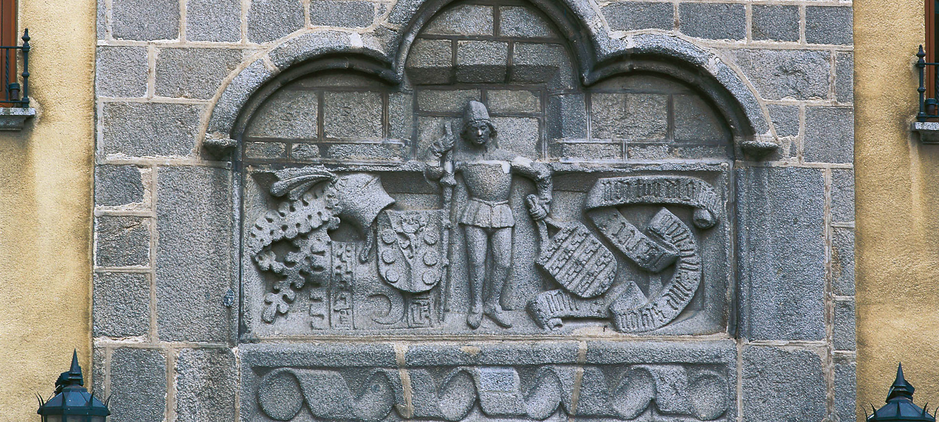 Palácio de Valderrábanos. Relevo. Ávila. Palácio de Valderrábanos. Relevo. Ávila.