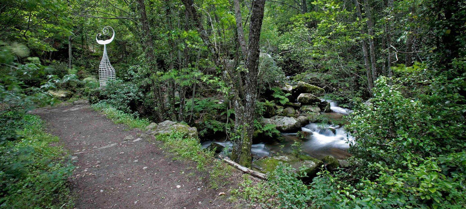 Escultura "Camino del Agua" en el Parque Natural Las Batuecas-Sierra de Francia. Salamanca Escultura "Camino del Agua" en el Parque Natural Las Batuecas-Sierra de Francia. Salamanca