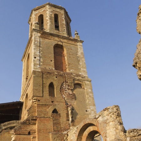 Torre dell’Orologio e rovine del Monastero di San Benito, a Sahagún, León (Castiglia e León)