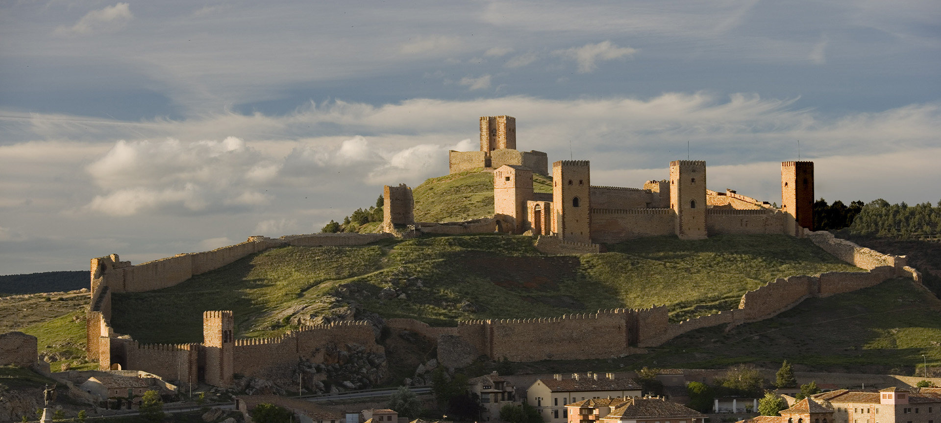 El castillo de Molina de Aragón, en Guadalajara (Castilla-La Mancha) El castillo de Molina de Aragón, en Guadalajara (Castilla-La Mancha)