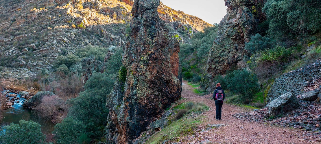 Senderista en Parque Nacional de Cabañeros