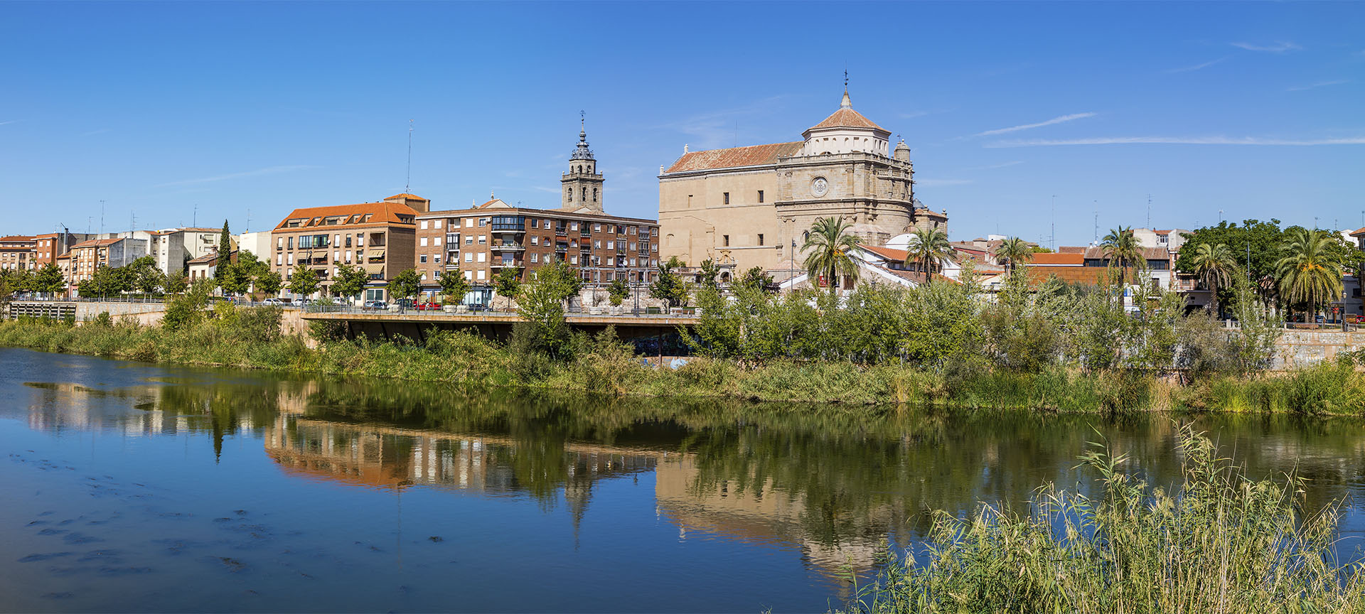 Vista del río Tajo a su paso por Talavera de la Reina Vista del río Tajo a su paso por Talavera de la Reina