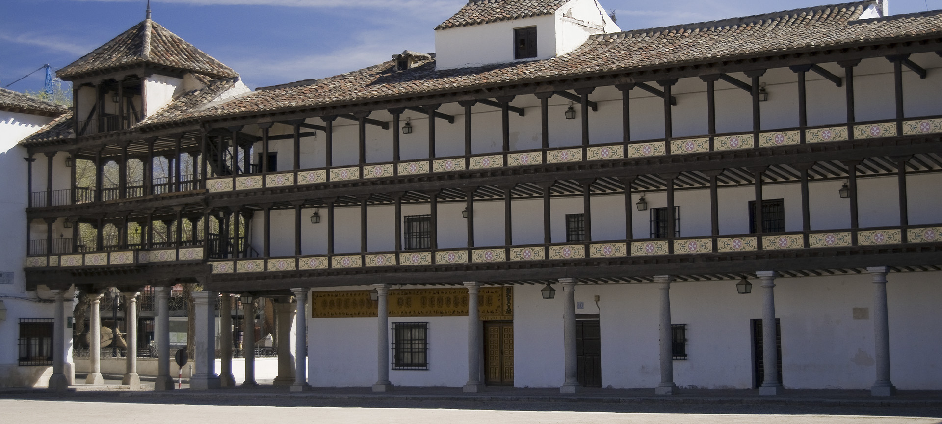 Plaza Mayor de Tembleque (Toledo, Castilla-La Mancha) Plaza Mayor de Tembleque (Toledo, Castilla-La Mancha)