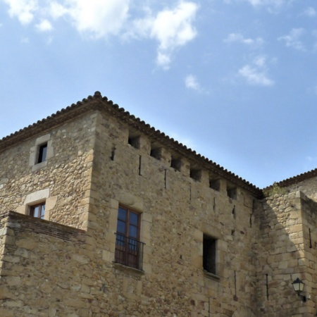 Chiesa di Santa María, a Castell d’Aro (Girona, Tarragona)