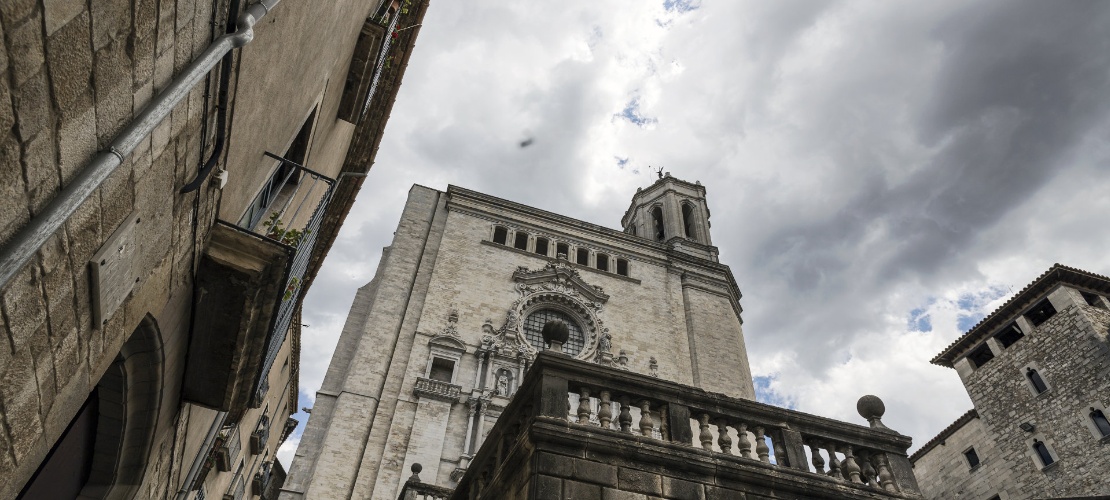 Vista de la Catedral de Santa María en Girona, Cataluña Vista de la Catedral de Santa María en Girona, Cataluña