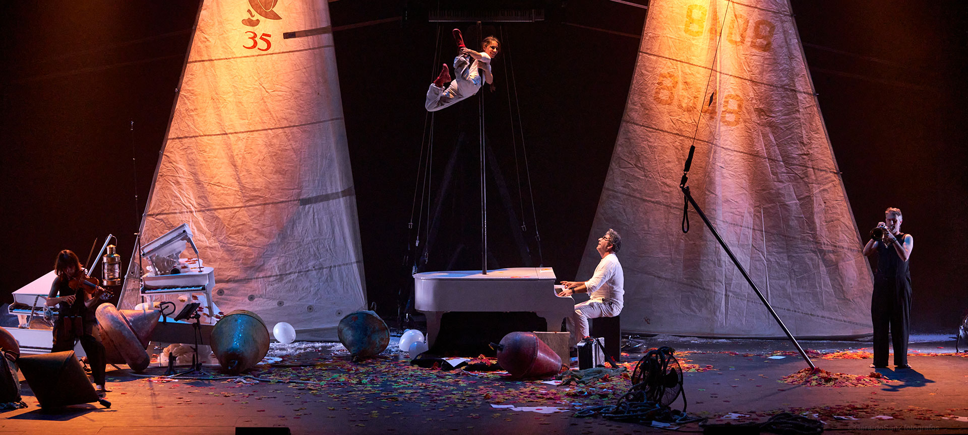 Spectacle Volare. Temporada Alta. Festival international des arts scéniques Spectacle Volare. Temporada Alta. Festival international des arts scéniques