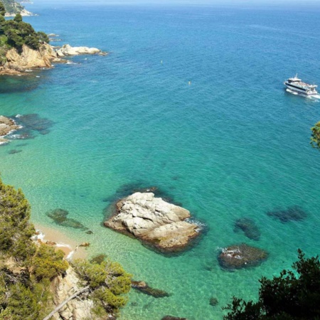 Bucht Cala de Sa Boadella in Lloret de Mar (Girona, Katalonien)