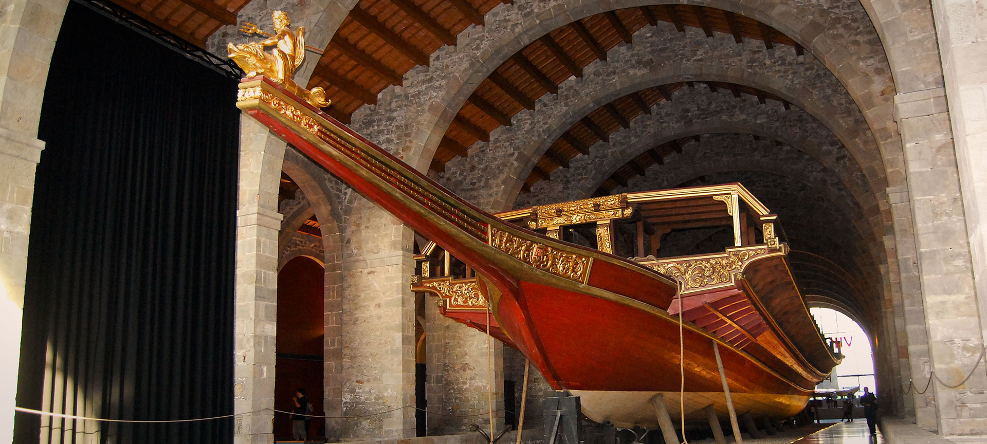 Une caravelle au musée maritime de Barcelone Une caravelle au musée maritime de Barcelone