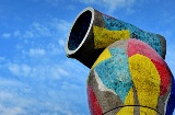 Detalhe da escultura ‘Mulher e pássaro’ no Parque Joan Miró