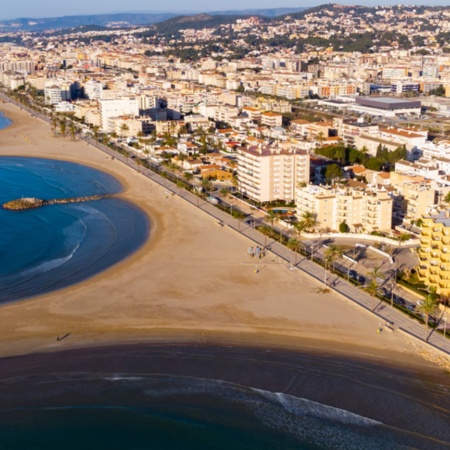 Veduta aerea della spiaggia di Cunit, Tarragona