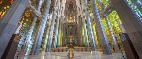 Navata interna della Sagrada Familia a Barcellona, ​​​​Catalogna