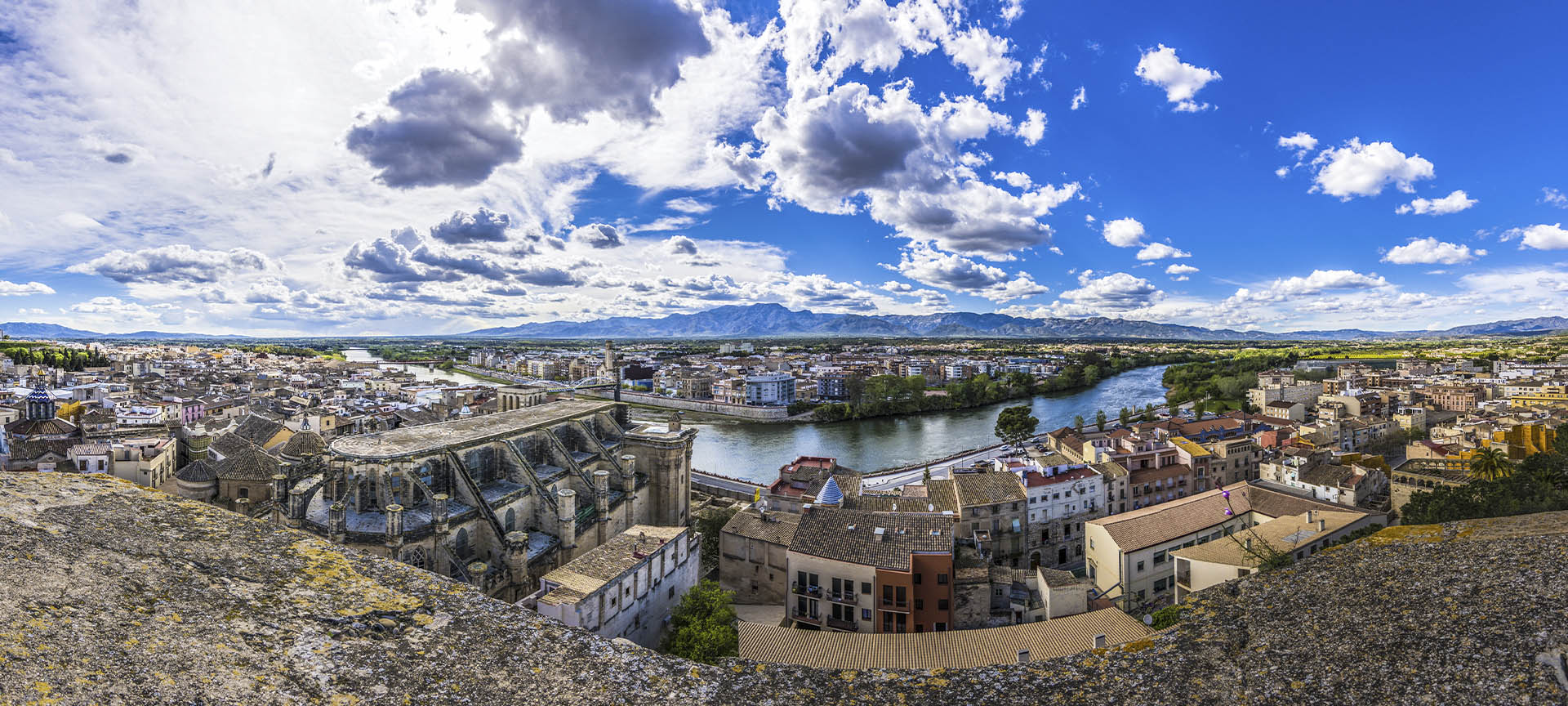 General view of Tortosa, Tarragona (Catalonia) General view of Tortosa, Tarragona (Catalonia)