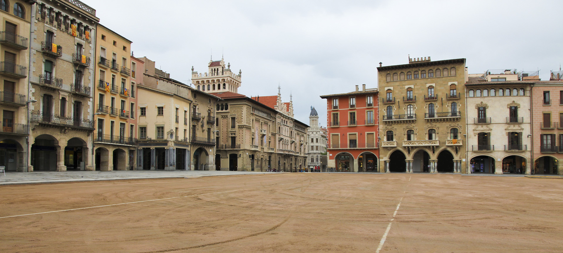 Plaza Mayor square in Vic (Barcelona, Catalonia) Plaza Mayor square in Vic (Barcelona, Catalonia)