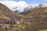Panoramablick auf Vielha (Lleida, Katalonien)