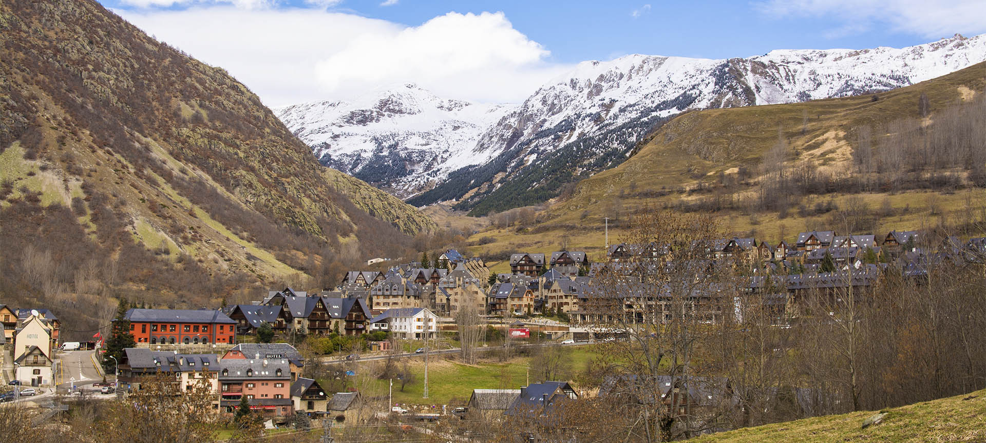 Vista panorámica de Vielha (Lleida, Cataluña) Vista panorámica de Vielha (Lleida, Cataluña)