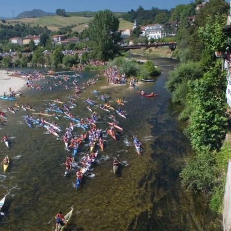 Canoeing festival. International Descent of the River Sella