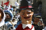 Sfilata di "testoni" durante la festa dell'Ascensione